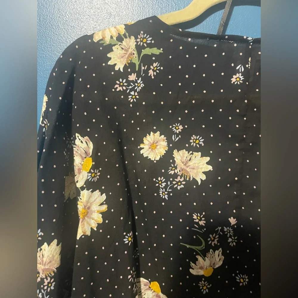 LC Lauren Conrad Black Floral Cover-Up Wrap - Picture 5 of 7